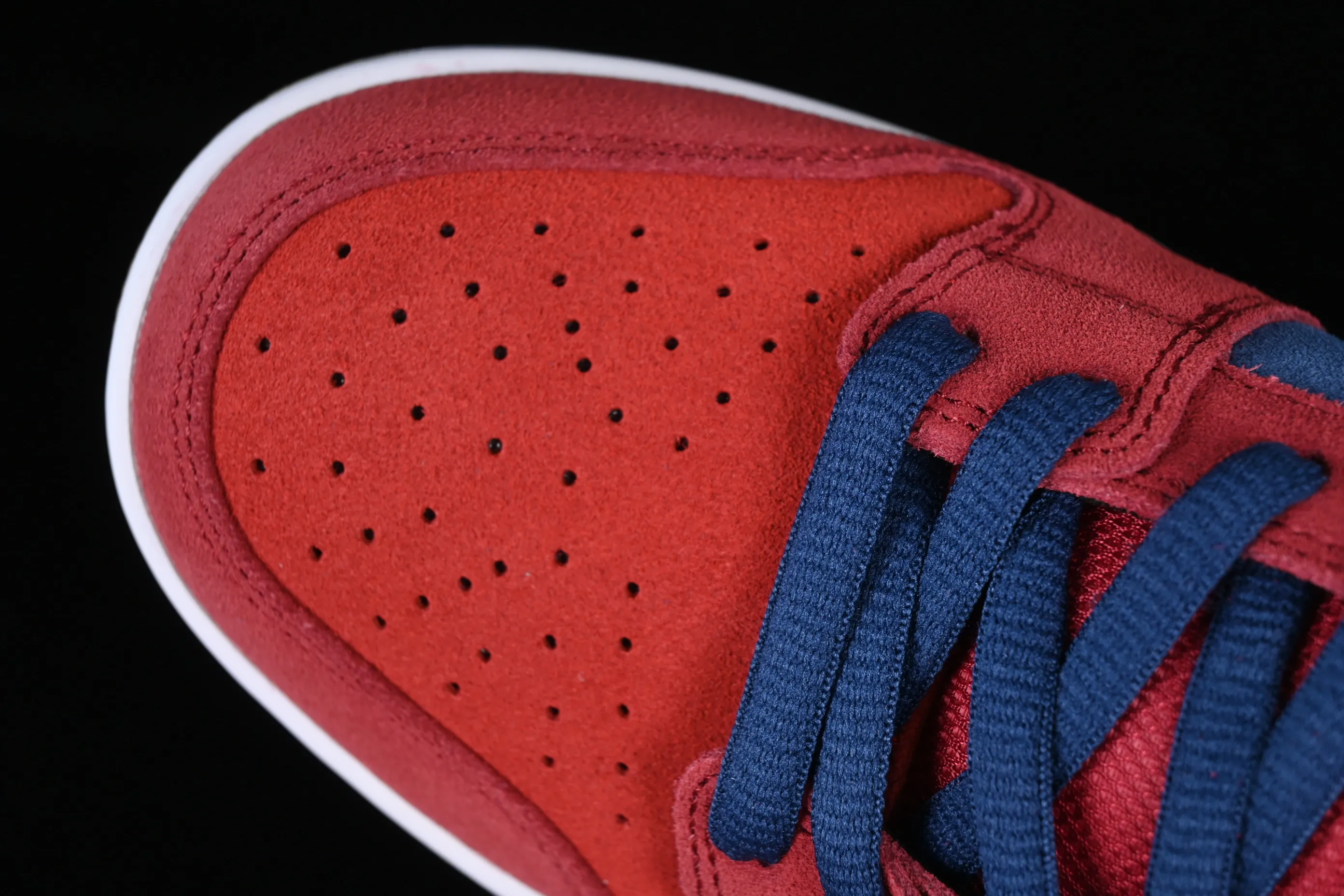 All categories Nk SB Dunk series Nk SB Dunk Low low-top skate shoes J version Nk SB Dunk Low "Barcelona" Barcelona dress color Dunk series retro low-top skate shoes DJ0606-400
